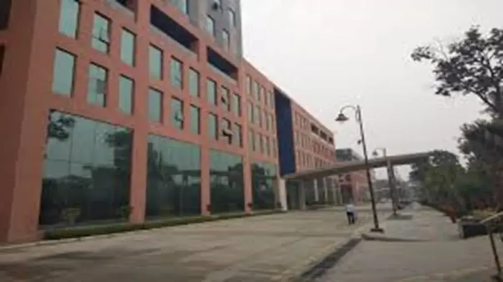 HSCC Secures ₹599.35 Crore Contracts in Maharashtra for Healthcare Infrastructure Projects. HSCC Secures ₹599.35 Crore Contracts in Maharashtra for Healthcare Infrastructure Projects.